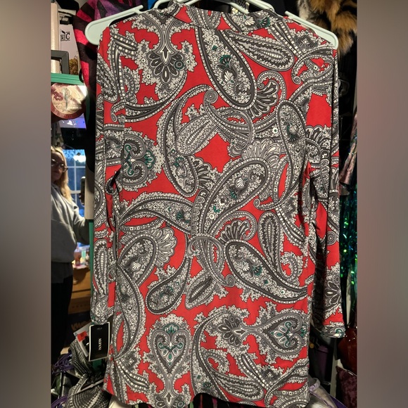 Unique Paisley Women's Top - Picture 5 of 9